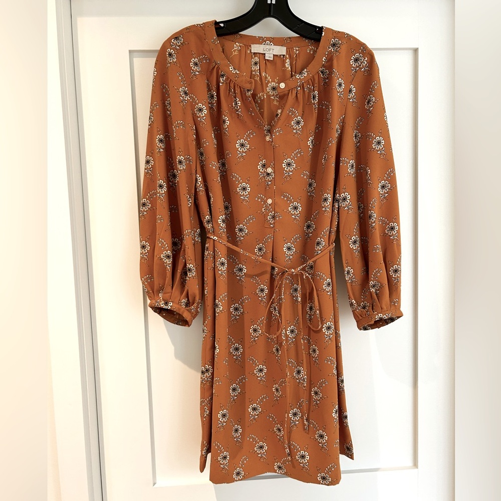Ann Taylor LOFT Floral Dress with Tie - Size Small